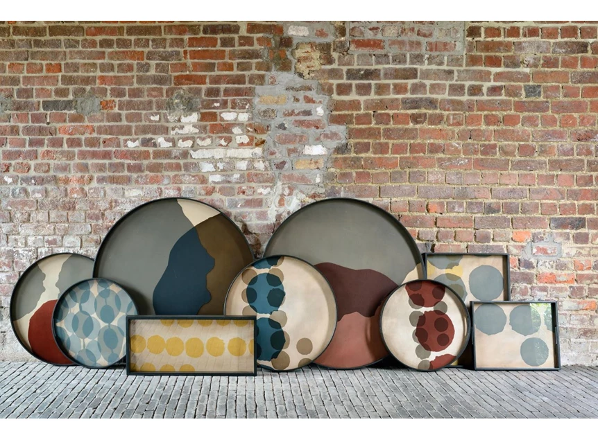 20909 Ethnicraft Graphite Combined dots glass tray XL Ø92cm Bovenkant Collectie