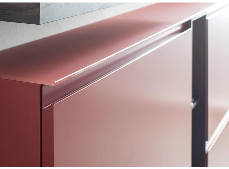 Detail Schoenenkast Tando opstelling 37 Indisch rood Contur Sudbrock