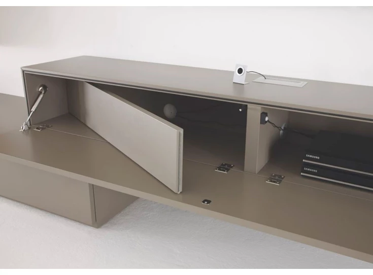 Binnenkant Tv-kast Cubo opstelling 678 combinatie matte lak en hout Sudbrock