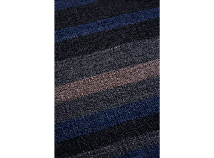 21710 Cobalt Kilim Rug 200x300cm van Ethnicraft Detail schuin