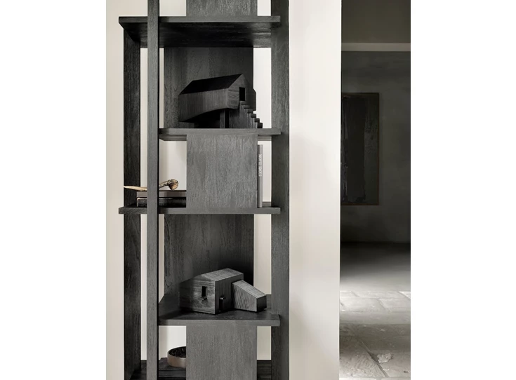 29611 Ethnicraft Stilt House Black Sfeer