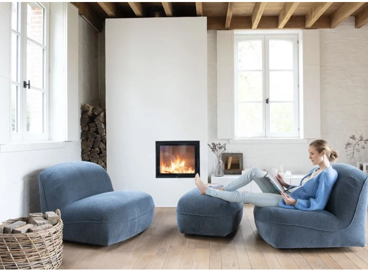 Sfeerbeeld Bijzetzetel Lala met poef 10 90 stof Moome by Indera