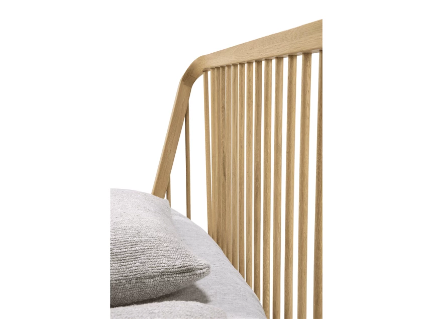 Oak Spindle bed Ethnicraft 51246 hoofd detail.jpg