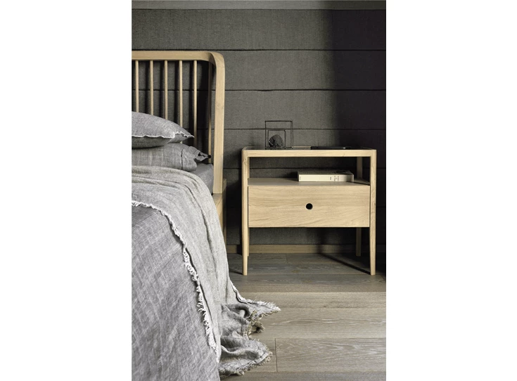 sfeerbeeld Oak Spindle bed Ethnicraft 51246 .jpg