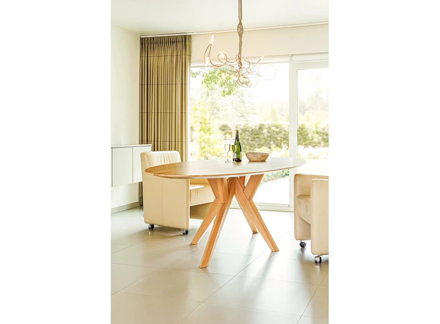 Sfeerfoto Tafel Salsa ellips massief eik Diadesi