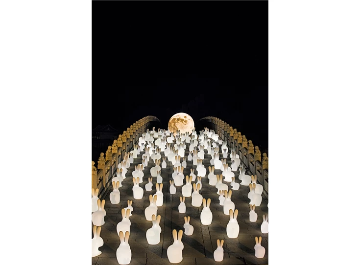 Sfeerfoto Vloerlamp Rabbit Small 90005LED Qeeboo