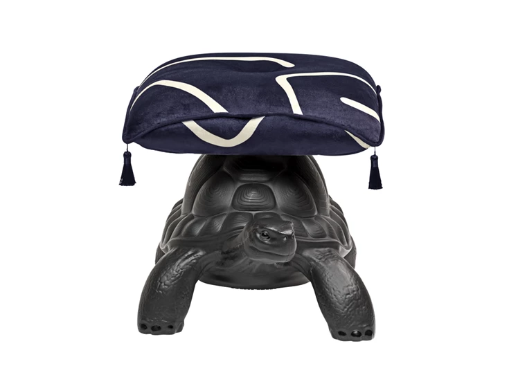 Front Hocker Turtle Carry Pouf Black 36005BL Qeeboo