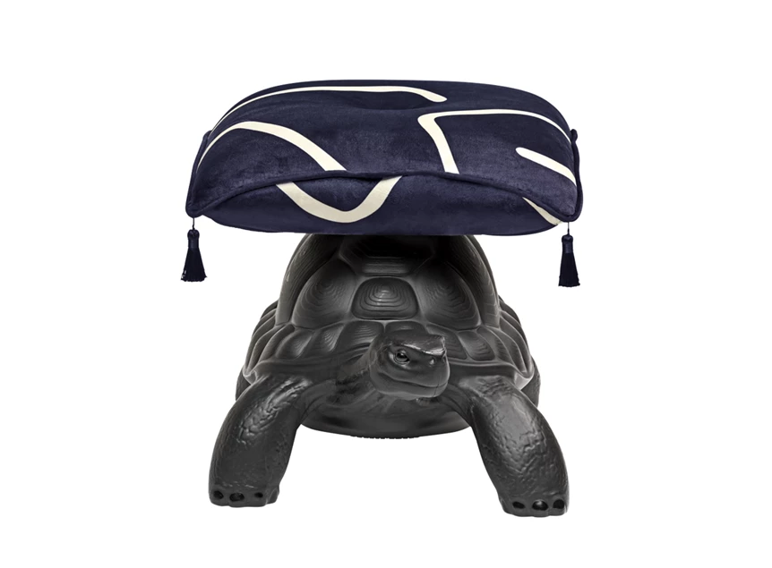 Front Hocker Turtle Carry Pouf Black 36005BL Qeeboo