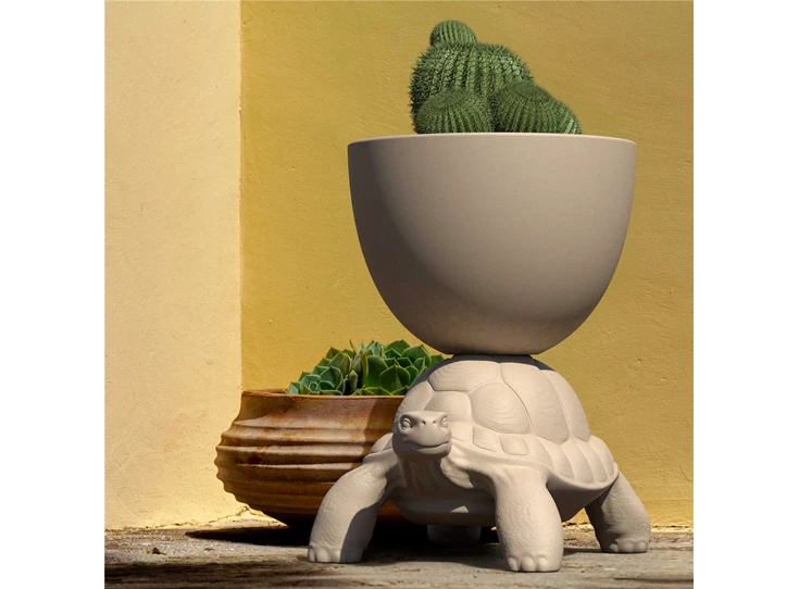 Sfeerfoto Plantenbak Turtle Carry Planter Dove Grey 36004DG Qeeboo