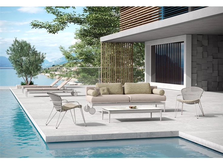 Sfeerfoto Sofa Marguerite outdoor tuinmeubel stof Joli