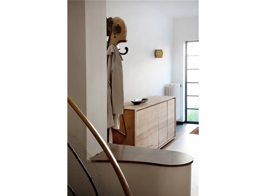 Zijkant Oak Shadow Sideboard 51372 dressoir massief eik hout Ethnicraft