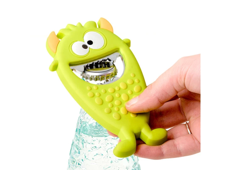 Monster bottle opener flesopener lichtgroen rubber handvat metaal magneet