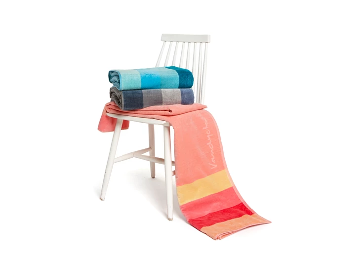 BAWA15101 Assortiment strandlakens Vandyck Miami op stoel