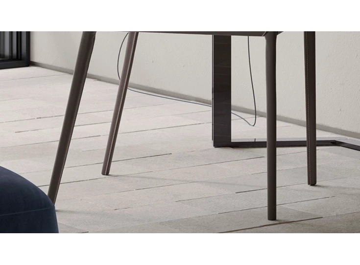 Detail Stoel Sigma CH052311400 Leather Natuzzi Italia