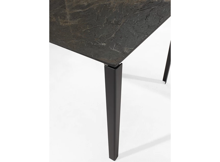 Detail Tafel ZN keramiek Karat Tables to Love