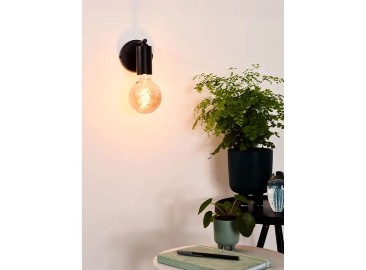 21221-01-30 leanne wandlamp strak modern zwart metaal lucide sfeerbeeld