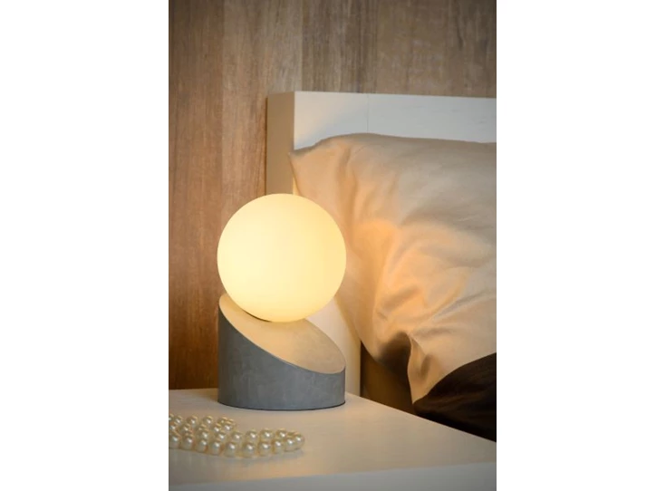 45561-01-36 tafellamp len lucide opaal glas metalen voet grijs G9 sfeerbeeld