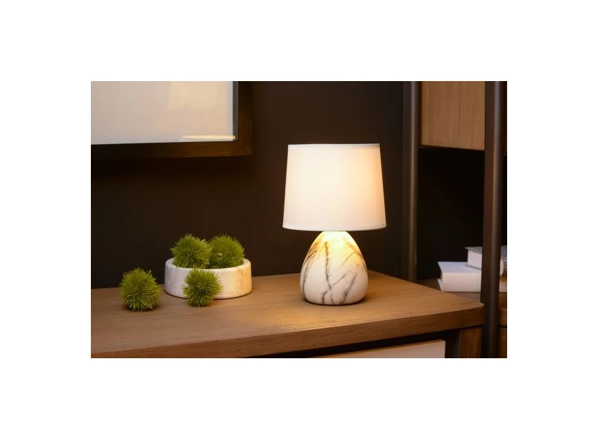 47508-81-31 marmo tafellamp lucide wit keramiek linnen kap marmerlook e14 sfeerbeeld