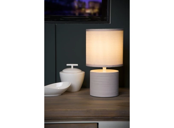 47502-81-38 greasby lucide tafellamp beige keramiek katoenen kap sfeerbeeld