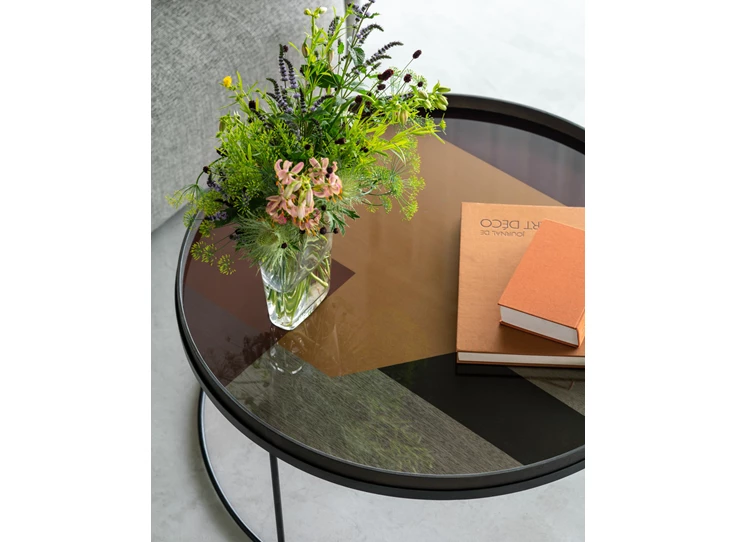 Sfeerfoto Plateau Bronze Angle Glass Tray Round XL 20574 Ethnicraft