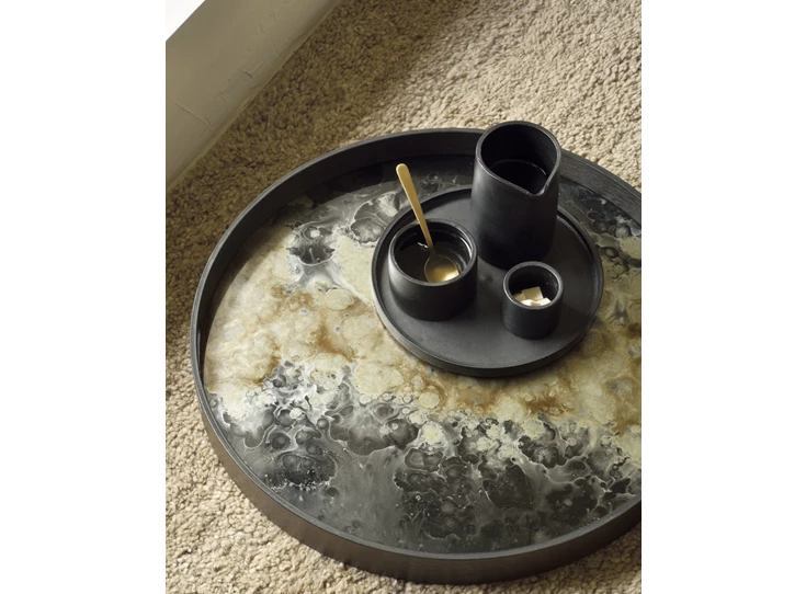 Sfeerfoto Plateau Black Organic Glass Tray Round S 20583 Ethnicraft