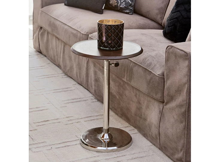 501670 bijzettafel capri zilver in hoogte verstelbaar aluminium mangohout riviera maison sfeerbeeld