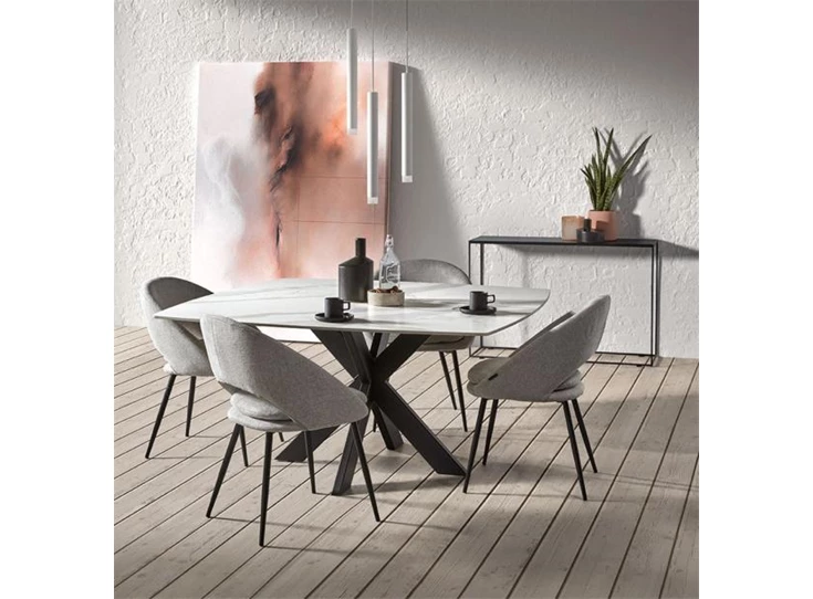 cem eettafel vierkant afgerond keramiek zwarte metalen kruispoot castle line sfeerbeeld