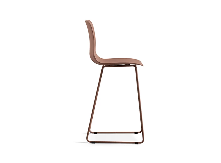 Barstoel Marie Terracotta zijkant.jpg