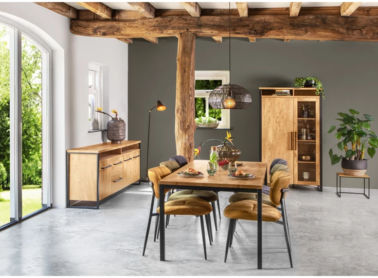 dressoir 4318 carriba in een komplete eetkamer opstelling