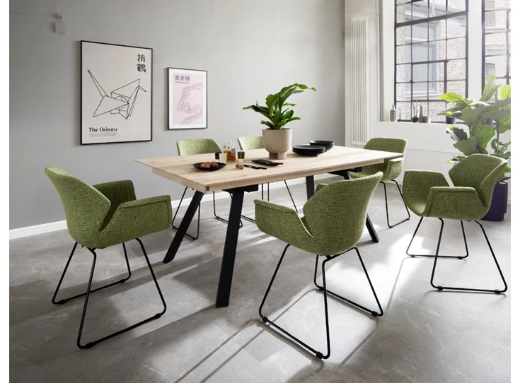 Sfeerfoto Armstoel Tooon Lux stof Sledge Base Toon De Somer