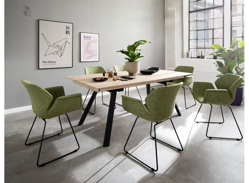 Sfeerfoto Armstoel Tooon Lux stof Sledge Base Toon De Somer