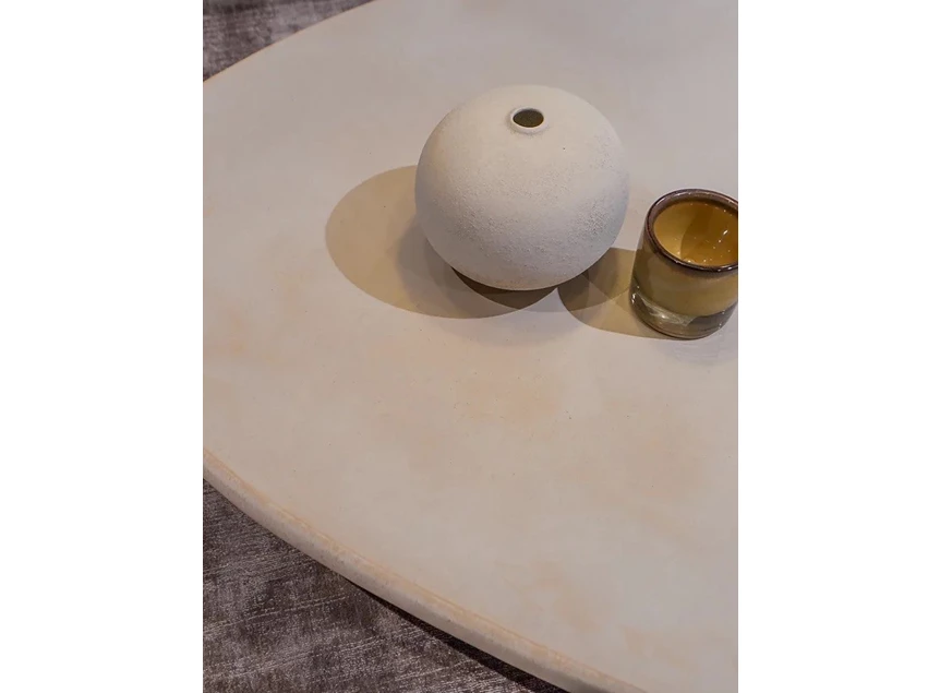 Detail Salontafel Callisto keivormig Mortex Liz Tables