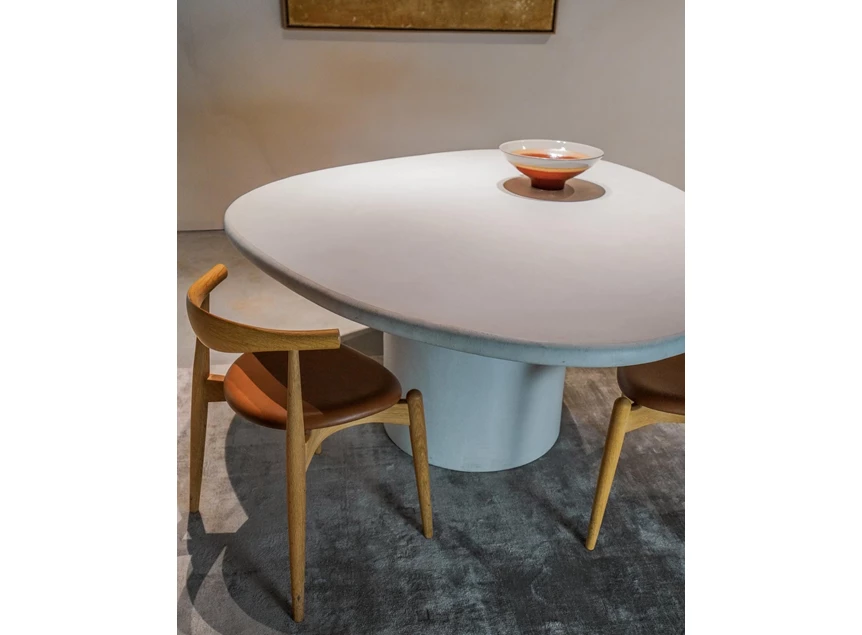 Inzoom Tafel Callisto keivormig Mortex Liz Tables