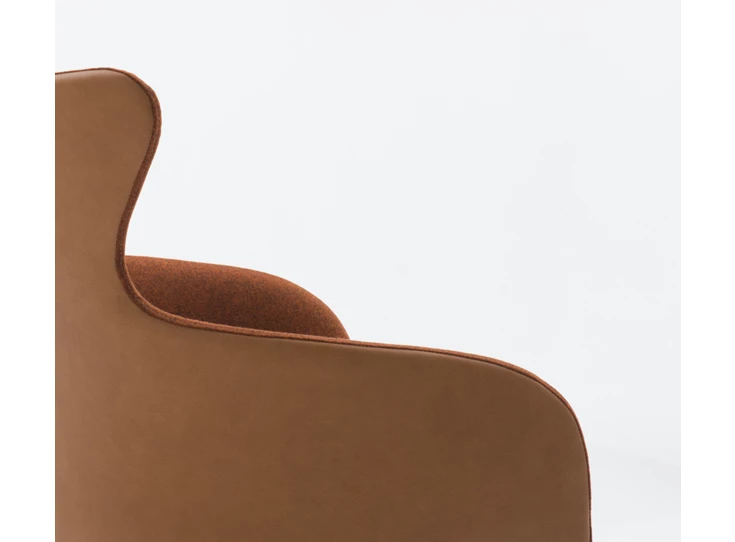 Zijkant Armstoel Iuno Four I22 combi leder stof Bert Plantagie