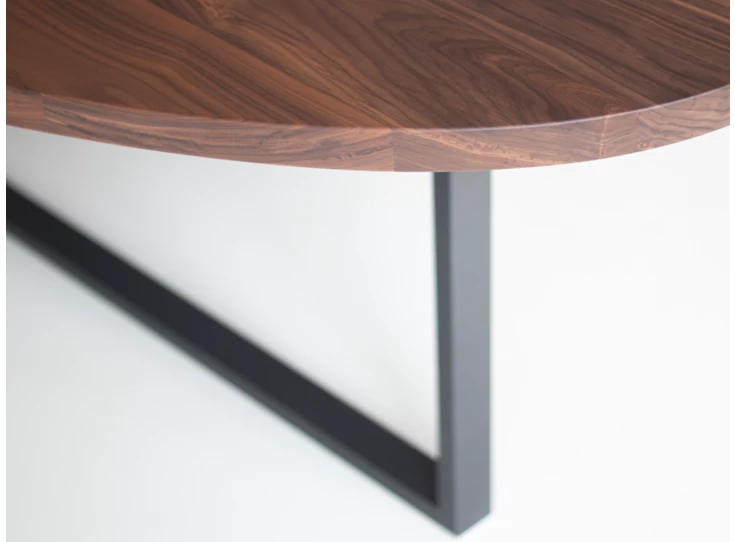 Bladrand Tafel Eris Hout ovaal massief noot Bert Plantagie