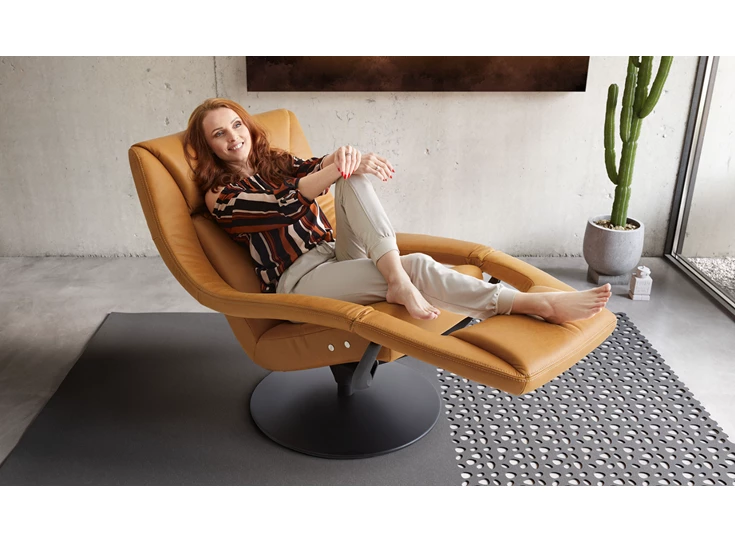 Sfeerfoto Elektrische relax open Yoko No.5 leder zwart Koinor