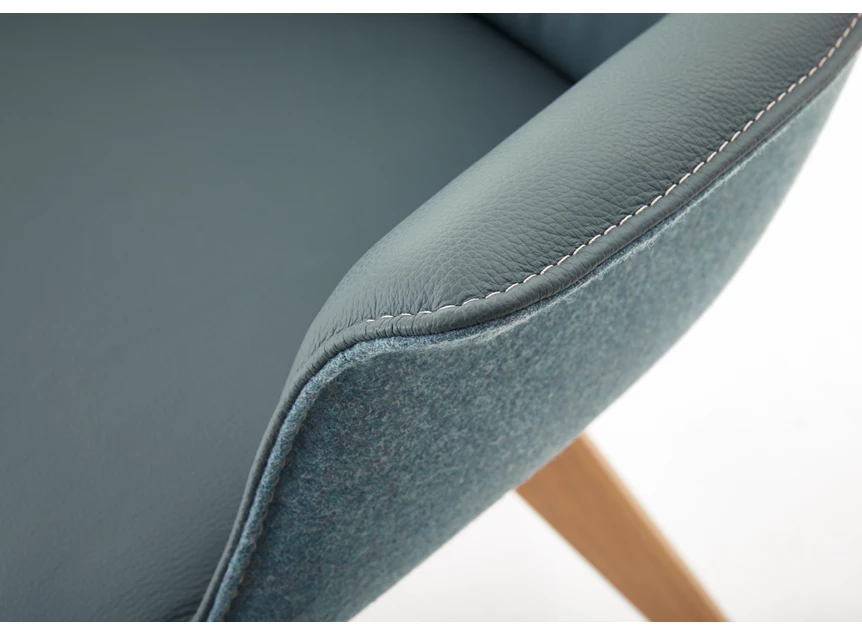 Armstoel detail 1243 Zilean SAVX leder eik Koinor