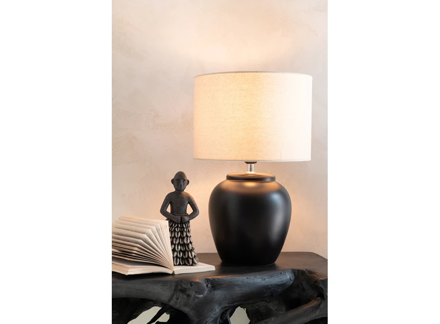 31396 tafellamp meli kap linnen keramiek zwarte voet large j-line sfeerbeeld
