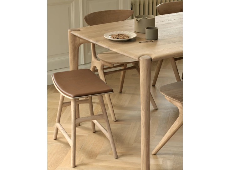 Sfeerfoto Kruk Oak Osso Stool Cognac Leather 53047 Ethnicraft