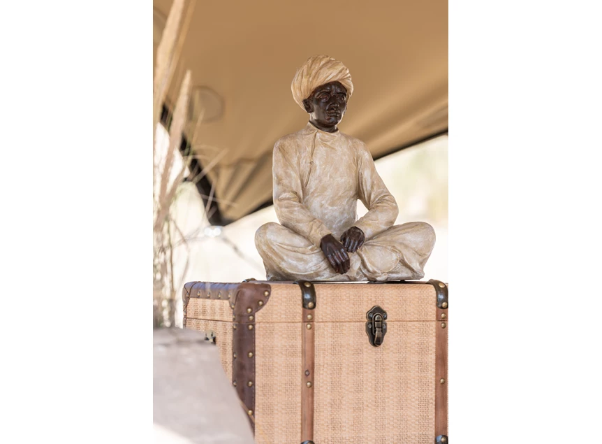 zittende indiase figuur- poly- beige/bruin S- sfeerbeeld