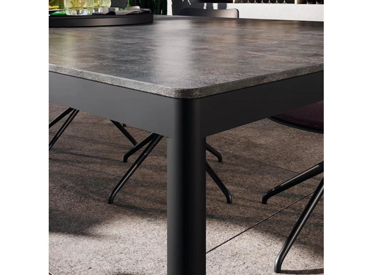 Zijde Tafel Trento keramiek ronde poot Zumsteg by Willisau