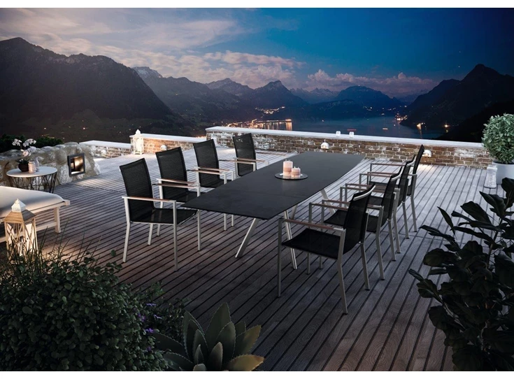 Sfeerfoto Verlengbare tafel Romana bootvorm keramiek Zumsteg by Willisau