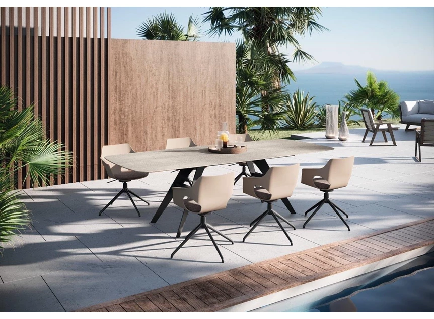 Sfeerfoto Bootvorm tafel Lineo keramiek Zumsteg by Willisau