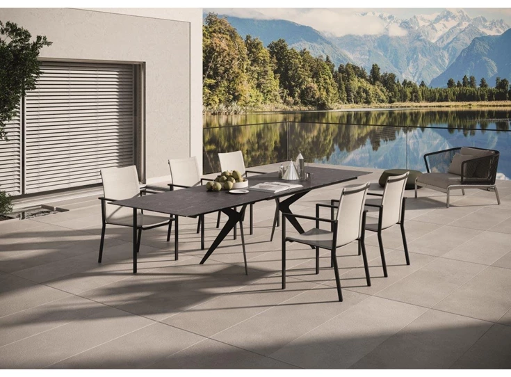 Sfeerfoto Verlengbare tafel Lana keramiek Zumsteg by Willisau