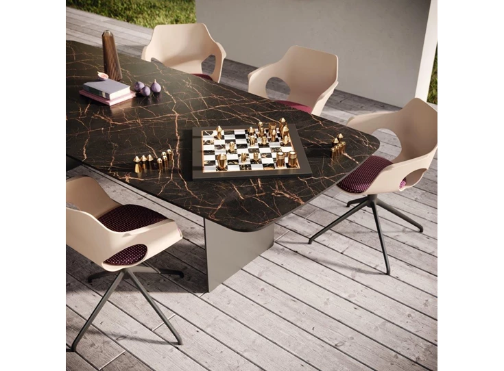 Detail Bootvorm tafel Avola keramiek Zumsteg by Willisau