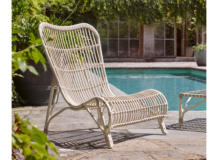 Zijkant Bijzetzetel Lucy Lounge Chair GC053 Off White Vincent Sheppard sfeerbeeld