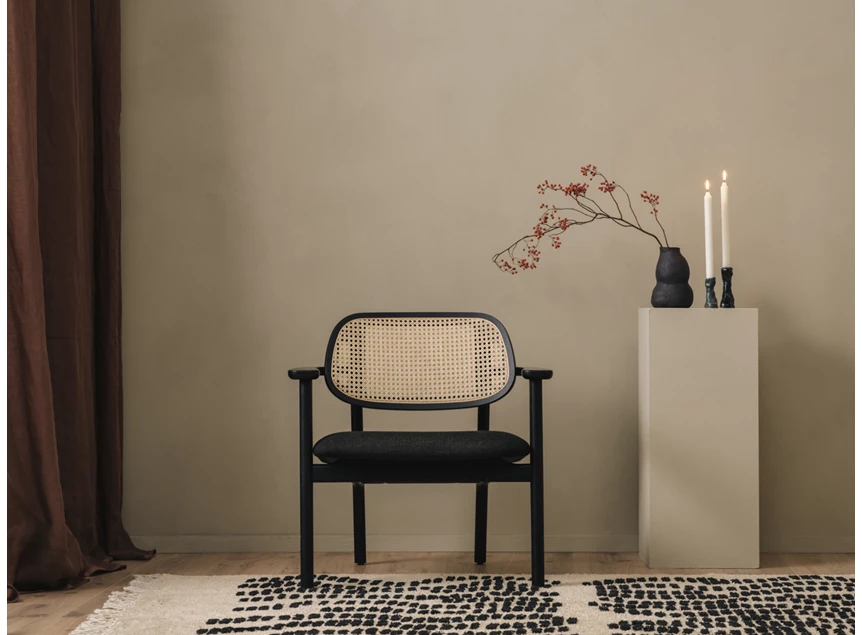Sfeerfoto Bijzetzetel Titus Lounge Chair Black Oak Vincent Sheppard