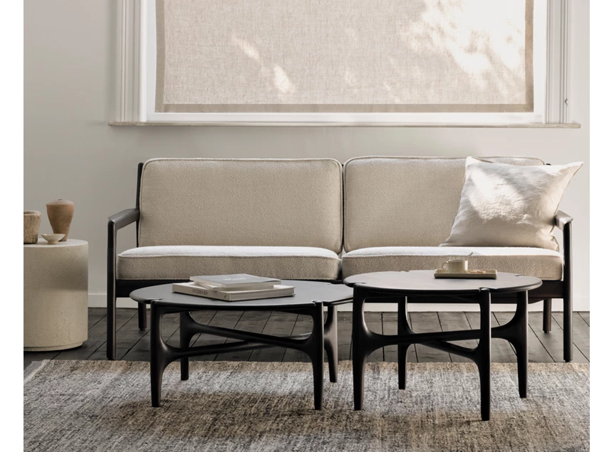 Sfeerfoto Salon Mahogany Jack Dark Brown 2 Seater Ivory Fabric Ethnicraft