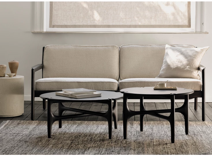 Sfeerfoto Salontafel Mahogany Pi Dark Brown Round Coffee Table 35013 Ethnicraft