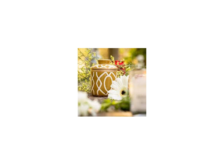 Kayori- Yuzu- geurkaars- keramiek goud- 200gr- sfeerbeeld